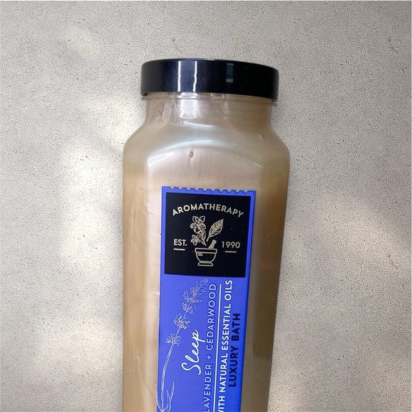 Bath & Body Works Aromatherapy Sleep Lavender Cedarwood Luxury Bubble Bath - Picture 3 of 6